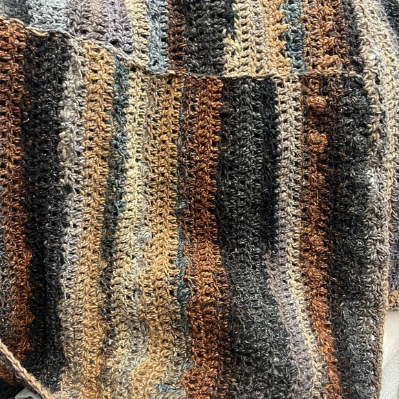 Hand crochet blanket - Picture 12 of 15